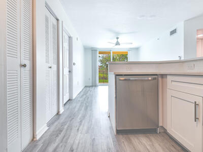 602 Villa Circle, Boynton Beach, FL 33435