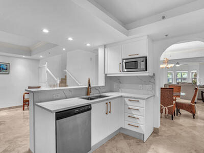 2051 SE 3rd Street, Deerfield Beach, FL 33441