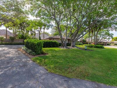 11669 Wimbledon Circle, Wellington, FL 33414