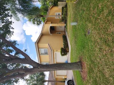 5242 Victoria Circle, West Palm Beach, FL 33409