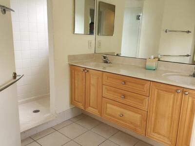 5242 Victoria Circle, West Palm Beach, FL 33409