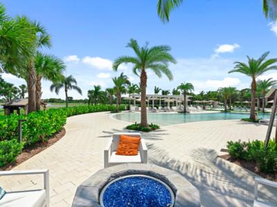 13692 Crosspointe Drive, Palm Beach Gardens, FL 33418