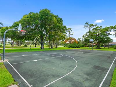 13692 Crosspointe Drive, Palm Beach Gardens, FL 33418