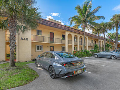 848 SW 9th Street Circle, Boca Raton, FL 33486