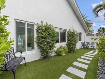 7463 Texas Trail, Boca Raton, FL 33487