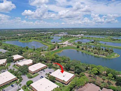 104 Half Moon Circle, Jupiter, FL 33458