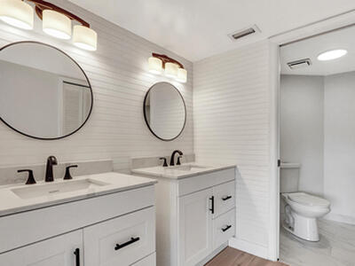 700 Uno Lago Drive, Juno Beach, FL 33408