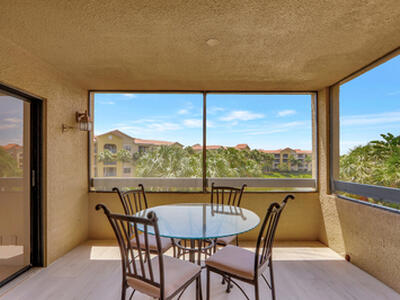 700 Uno Lago Drive, Juno Beach, FL 33408