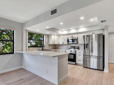 700 Uno Lago Drive, Juno Beach, FL 33408