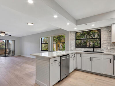 700 Uno Lago Drive, Juno Beach, FL 33408