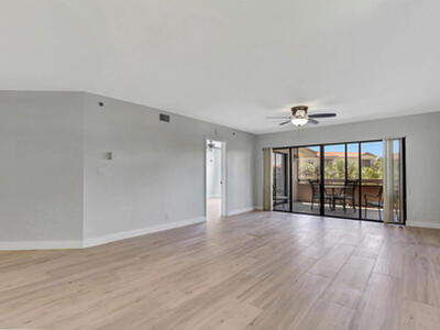 700 Uno Lago Drive, Juno Beach, FL 33408