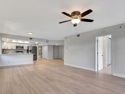 700 Uno Lago Drive, Juno Beach, FL 33408