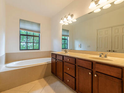 10283 Wellington Parc Drive, Wellington, FL 33449