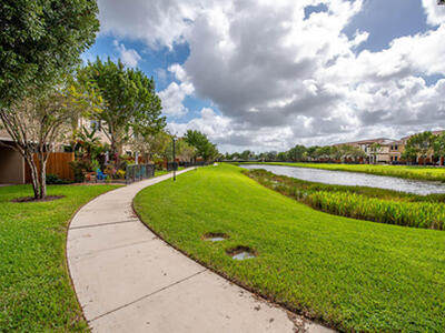 10283 Wellington Parc Drive, Wellington, FL 33449