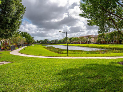 10283 Wellington Parc Drive, Wellington, FL 33449