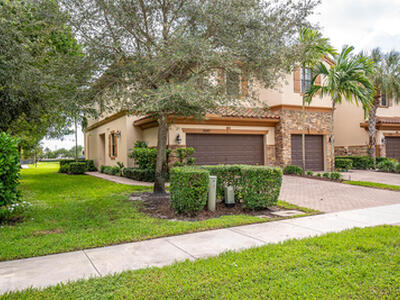 10283 Wellington Parc Drive, Wellington, FL 33449