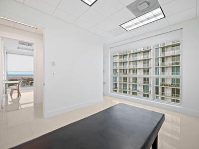 175 SW 7th Street, Miami, FL 33130