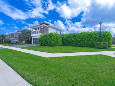 8652 Dream Falls Street, Boca Raton, FL 33496