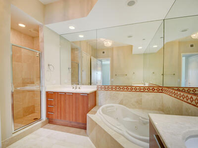 2640 Lake Shore Drive, Riviera Beach, FL 33404