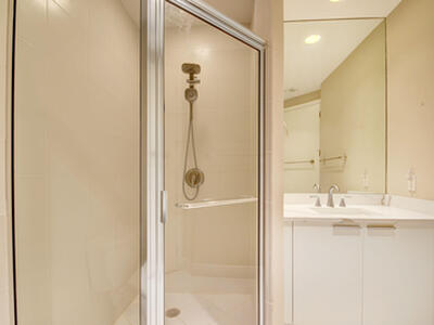 2640 Lake Shore Drive, Riviera Beach, FL 33404