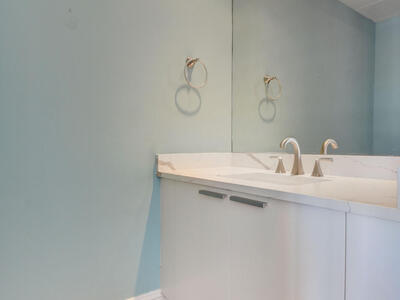 2640 Lake Shore Drive, Riviera Beach, FL 33404