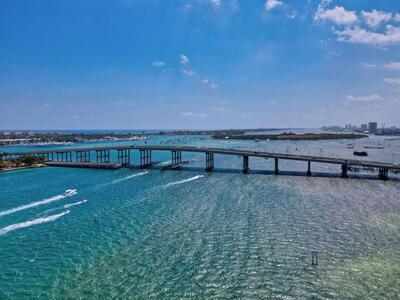 2640 Lake Shore Drive, Riviera Beach, FL 33404