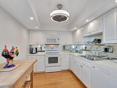 8200 Lakeshore Drive, Hypoluxo, FL 33462