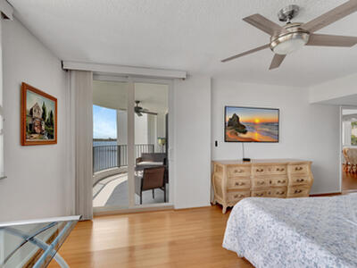 8200 Lakeshore Drive, Hypoluxo, FL 33462