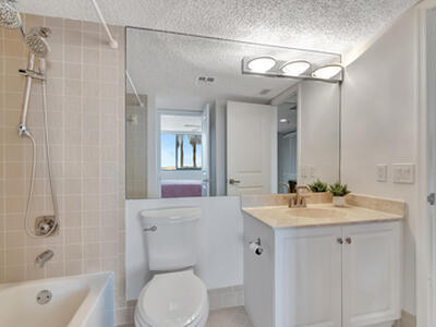 8200 Lakeshore Drive, Hypoluxo, FL 33462