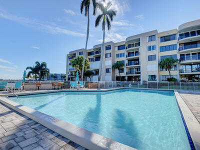 8200 Lakeshore Drive, Hypoluxo, FL 33462