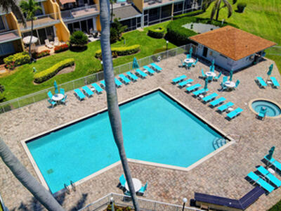 8200 Lakeshore Drive, Hypoluxo, FL 33462