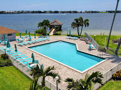 8200 Lakeshore Drive, Hypoluxo, FL 33462