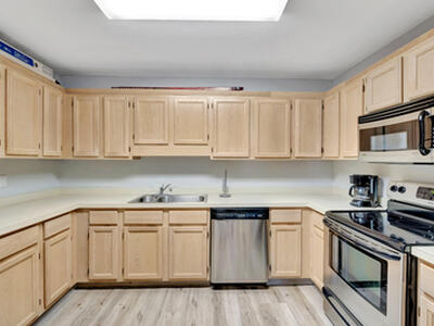 8200 Lakeshore Drive, Hypoluxo, FL 33462