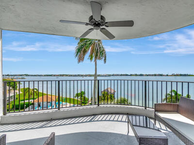 8200 Lakeshore Drive, Hypoluxo, FL 33462