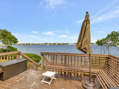 8200 Lakeshore Drive, Hypoluxo, FL 33462