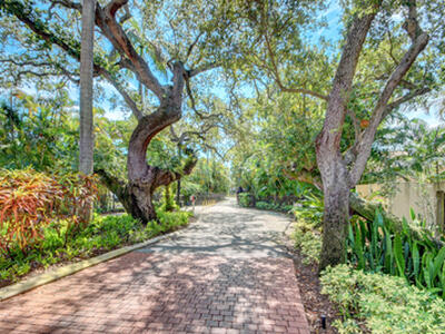 8200 Lakeshore Drive, Hypoluxo, FL 33462