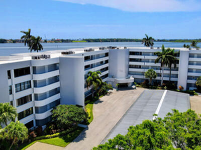 8200 Lakeshore Drive, Hypoluxo, FL 33462