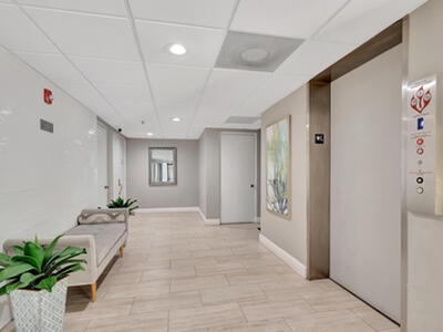 8200 Lakeshore Drive, Hypoluxo, FL 33462