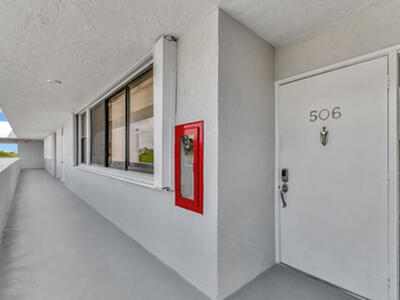 8200 Lakeshore Drive, Hypoluxo, FL 33462