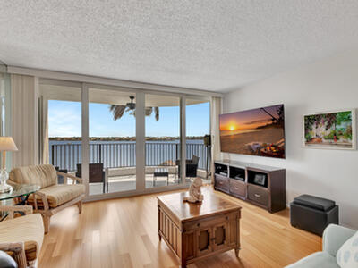 8200 Lakeshore Drive, Hypoluxo, FL 33462