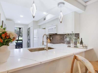 458 Brackenwood Lane S