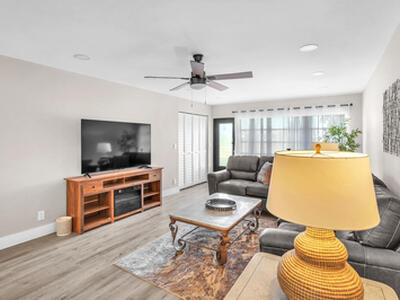 13719 Via Aurora Way, Delray Beach, FL 33484