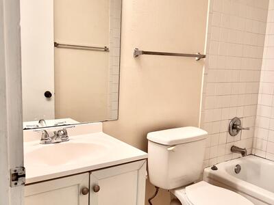 2000 N Congress Avenue, West Palm Beach, FL 33401