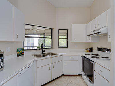 5915 Parkwalk Drive, Boynton Beach, FL 33472