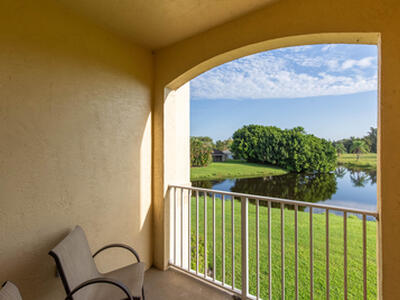 2040 Greenview Shores Boulevard, Wellington, FL 33414