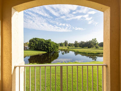 2040 Greenview Shores Boulevard, Wellington, FL 33414