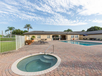 2040 Greenview Shores Boulevard, Wellington, FL 33414