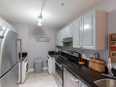 2040 Greenview Shores Boulevard, Wellington, FL 33414