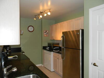 2080 Greenview Shores Boulevard, Wellington, FL 33414