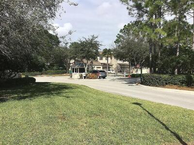 8356 Mulligan Circle, Port Saint Lucie, FL 34986